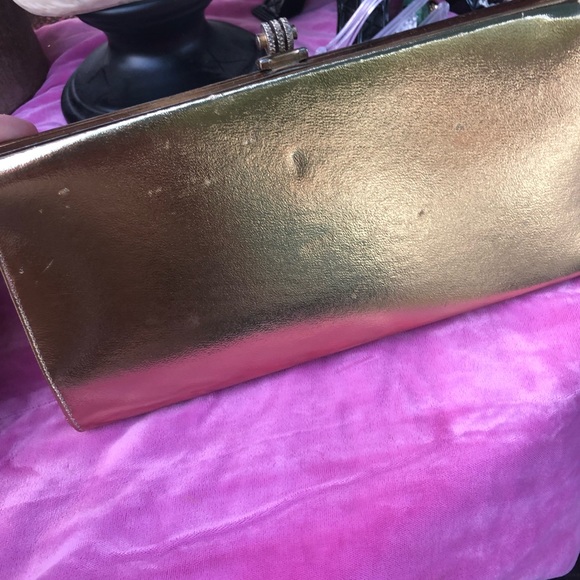 Vintage John Hart gold metalic evening wristlet - Picture 4 of 4